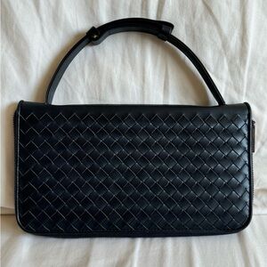 BOTTEGA VENETA ORGANIZER CLUTCH FULL ZIP AROUND IN BLACK
